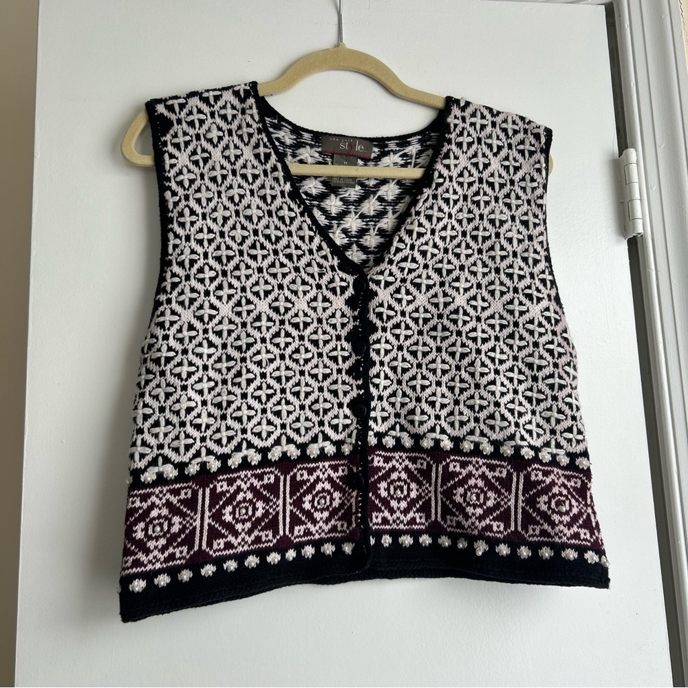Black and White Patterned Sleeveless Knit Vest with Pearls Boho Quirky Size M